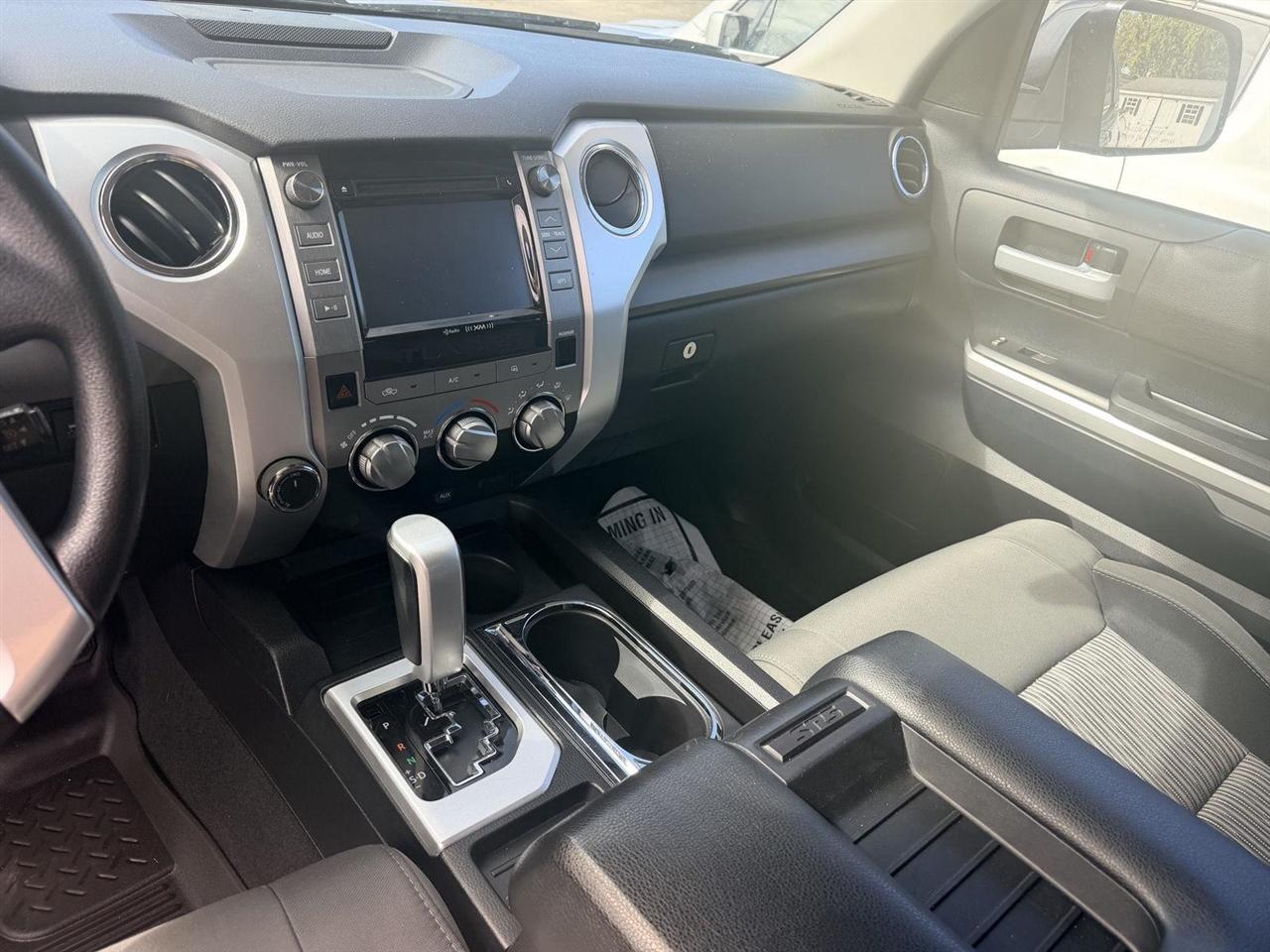 Toyota Tundra  2015