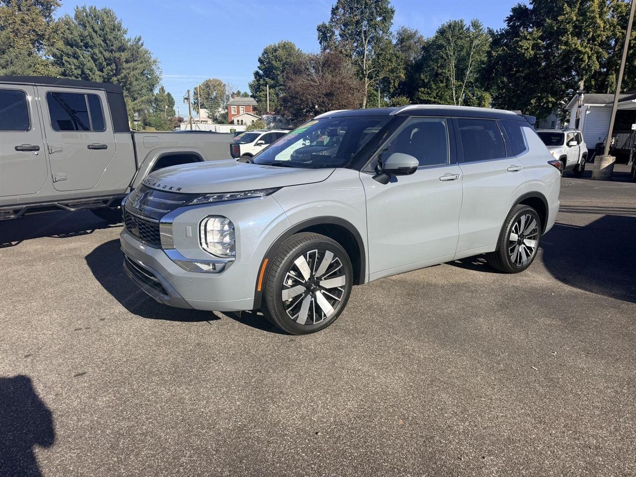 Mitsubishi Outlander  2025