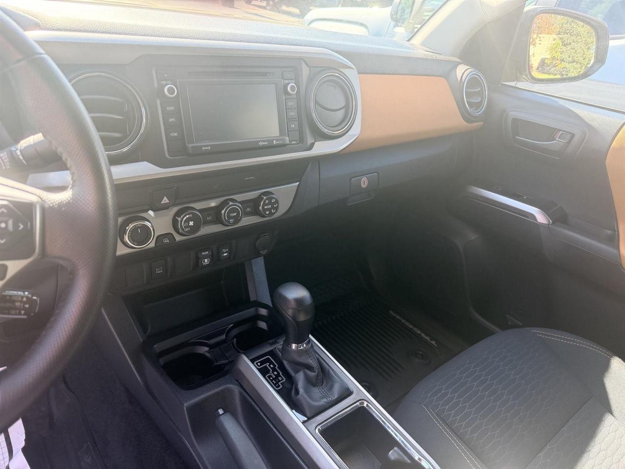 Toyota Tacoma  2019
