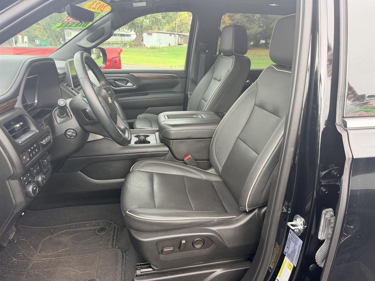 Chevrolet Suburban  2023