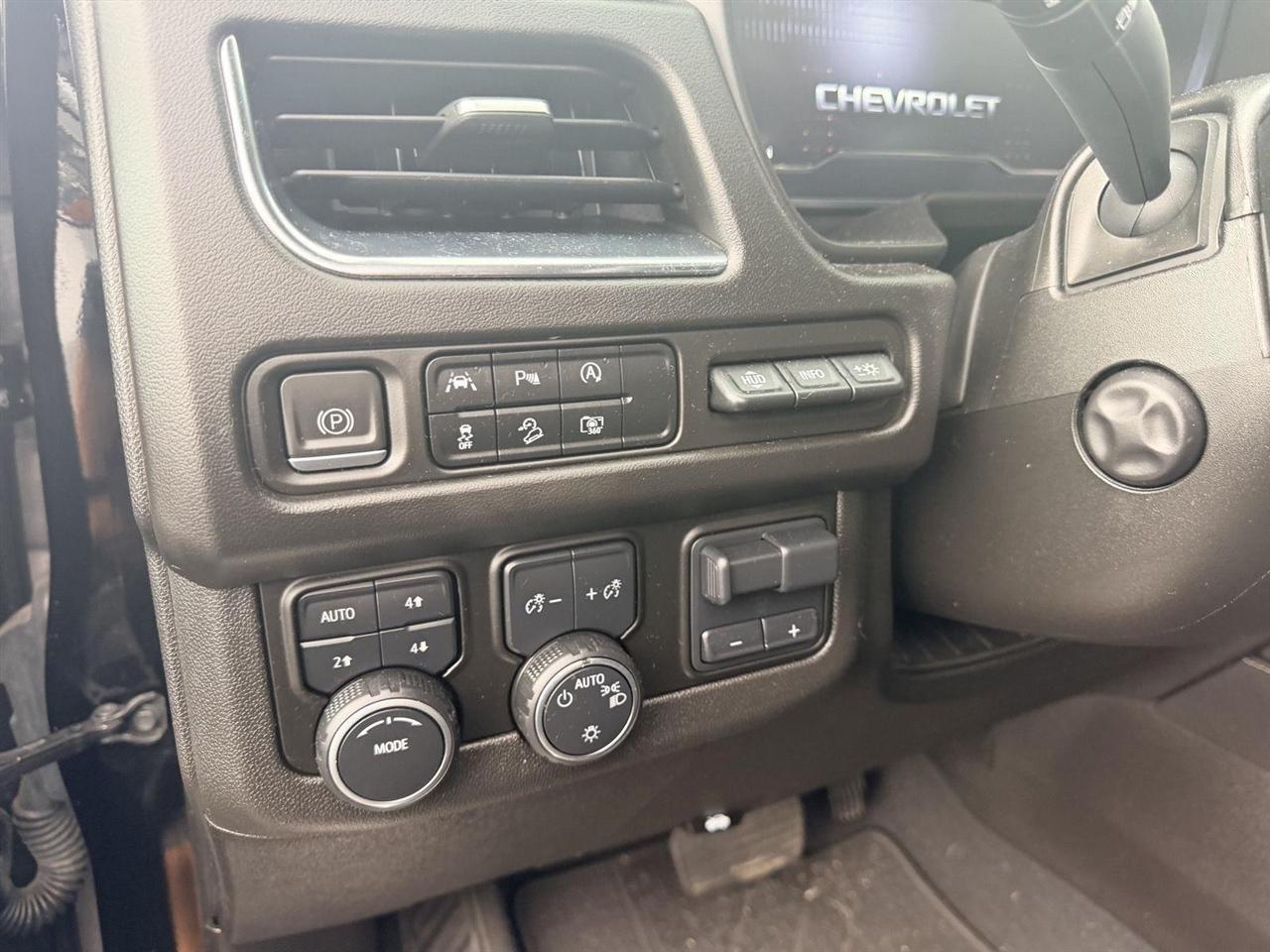 Chevrolet Suburban  2023