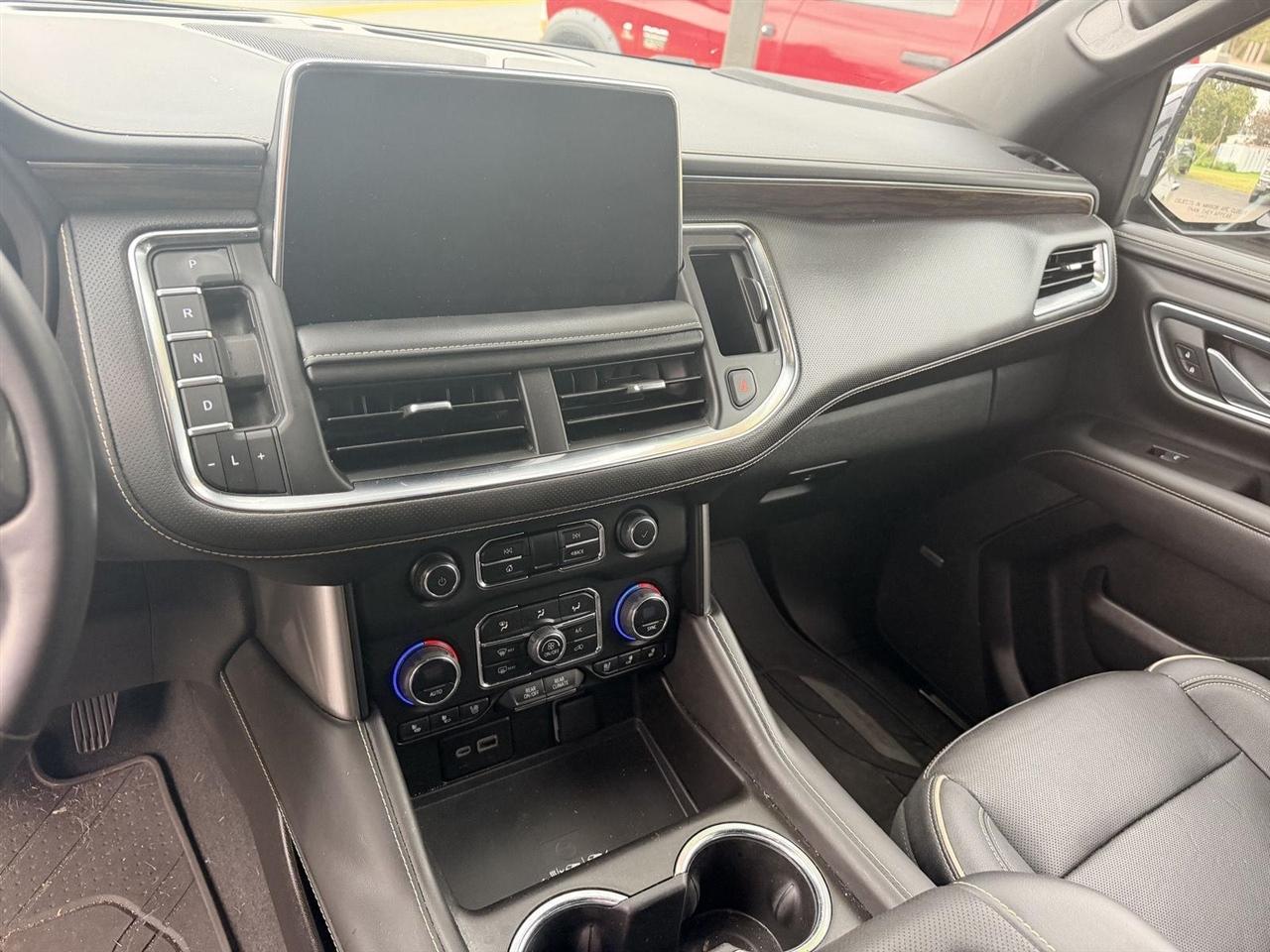 Chevrolet Suburban  2023