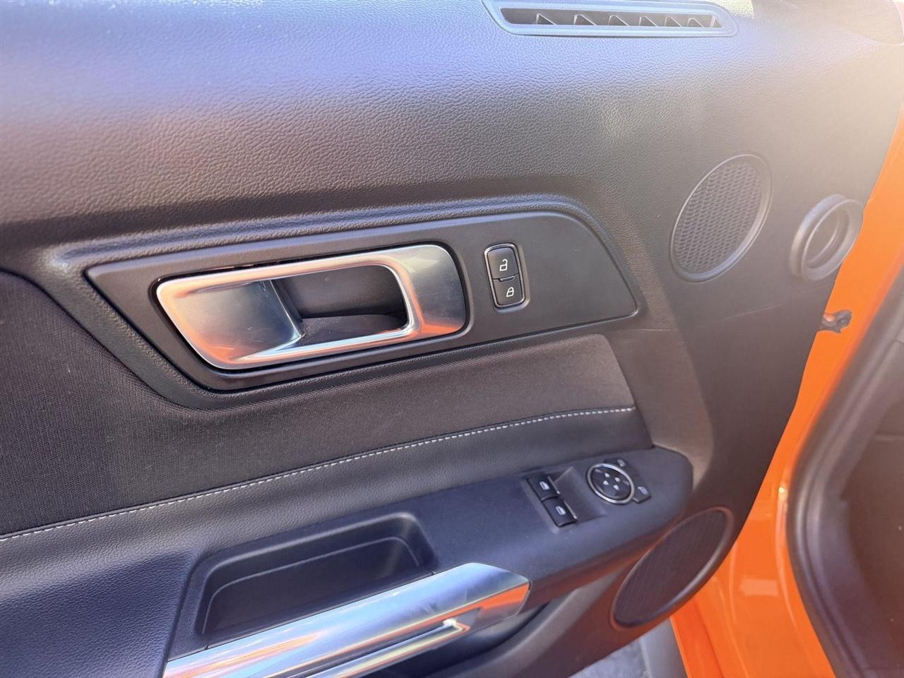 Ford Mustang  2021