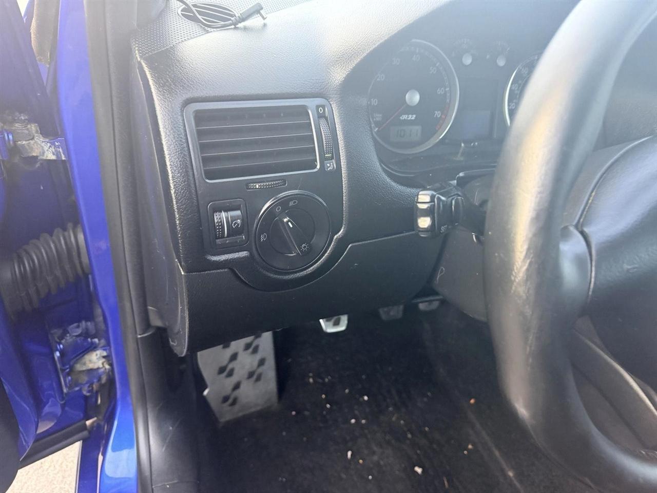 Volkswagen R32  2004