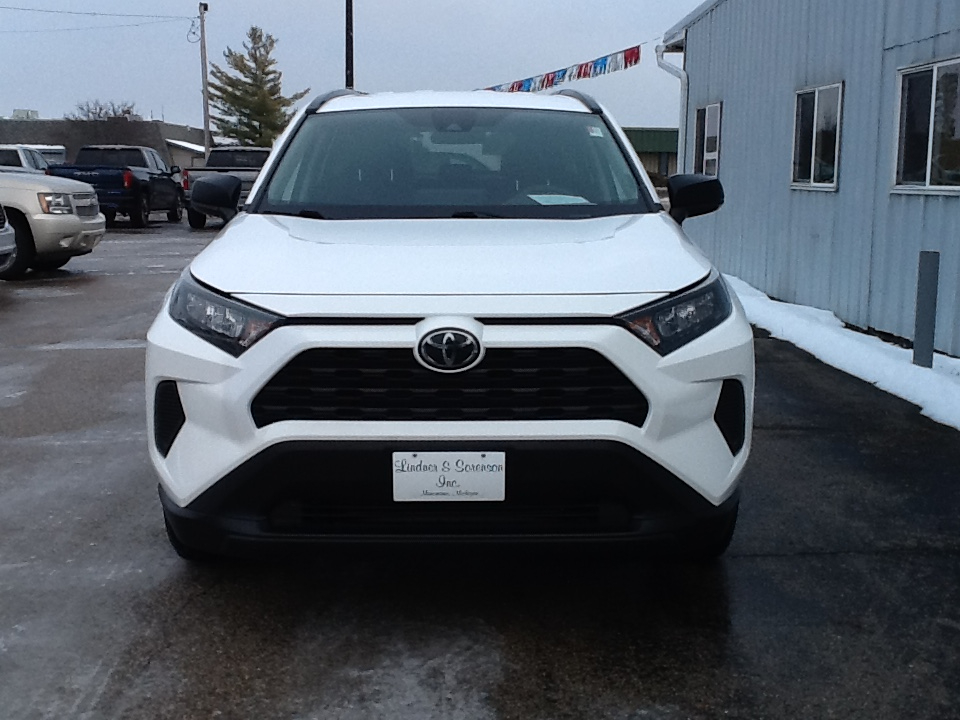 Toyota RAV4 LE AWD (Natl) 2020