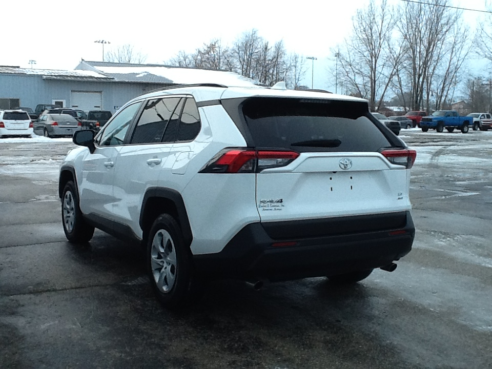 Toyota RAV4 LE AWD (Natl) 2020