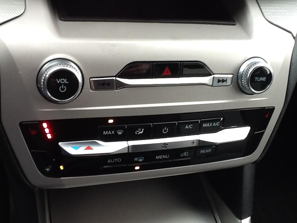 Ford Explorer XLT 4WD 2023