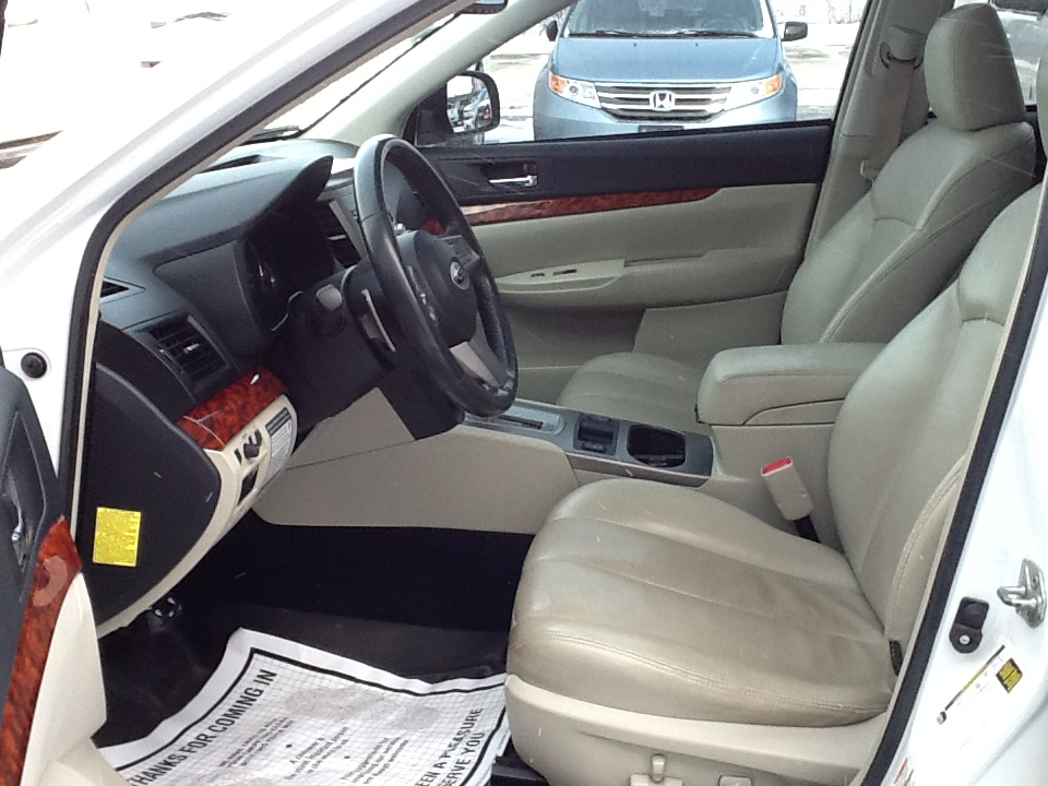 Subaru Outback 4dr Wgn H4 Auto 2.5i Limited Pwr Moon 2011