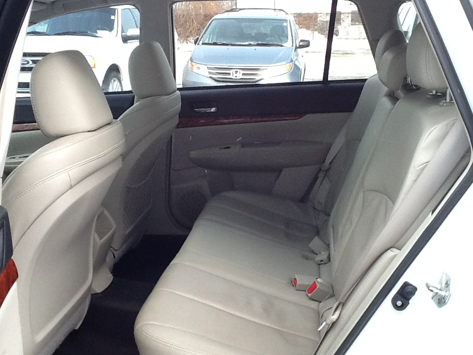 Subaru Outback 4dr Wgn H4 Auto 2.5i Limited Pwr Moon 2011