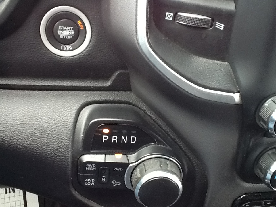 RAM 2500 Big Horn 4x4 Crew Cab 6'4" Box 2022