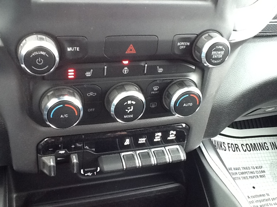 RAM 2500 Big Horn 4x4 Crew Cab 6'4" Box 2022