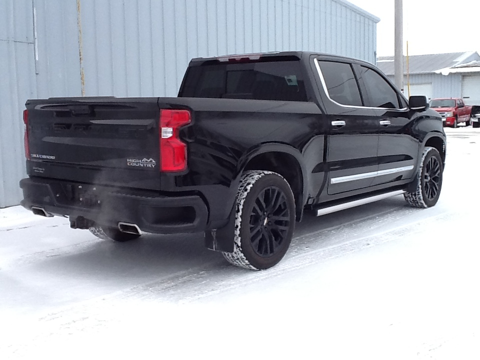 Chevrolet Silverado 1500 4WD Crew Cab 147" High Country 2023