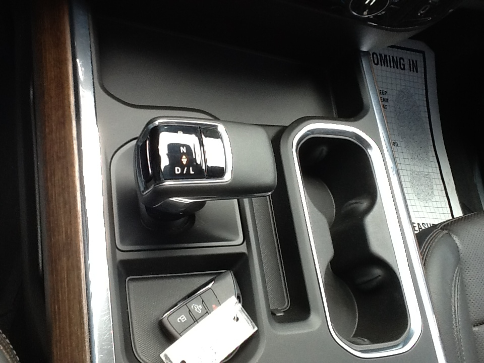 Chevrolet Silverado 1500 4WD Crew Cab 147" High Country 2023