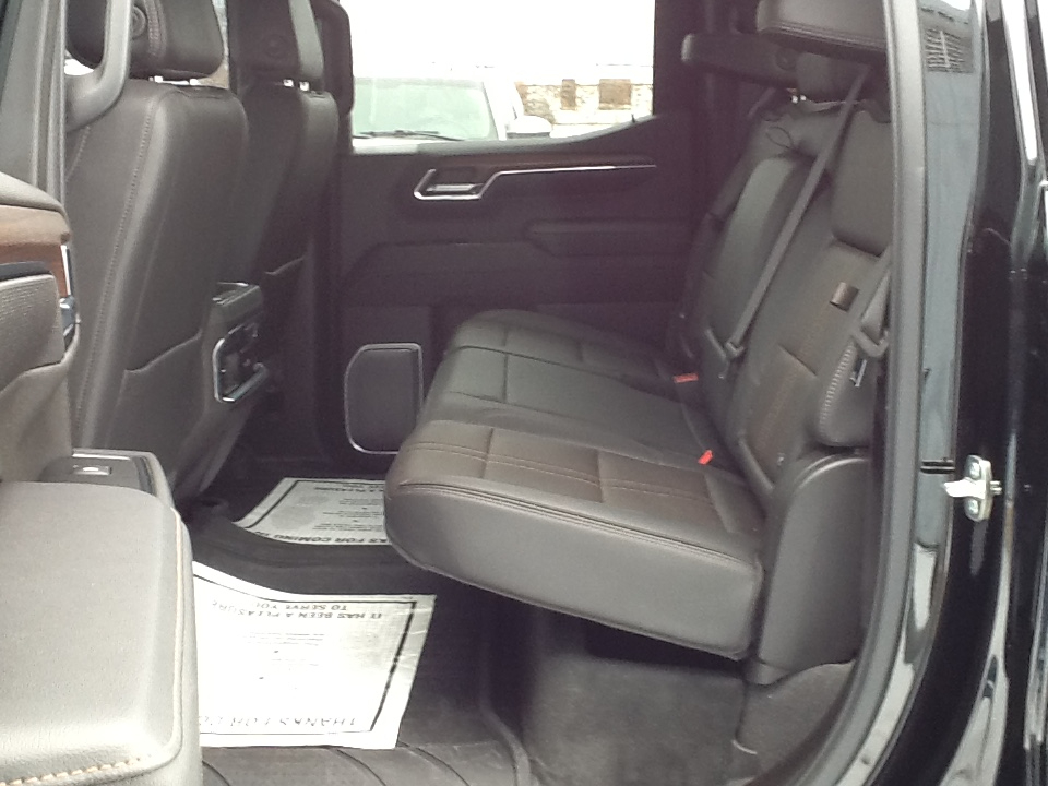 Chevrolet Silverado 1500 4WD Crew Cab 147" High Country 2023