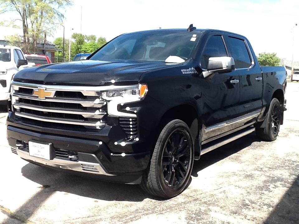 Chevrolet Silverado 1500 4WD Crew Cab 147" High Country 2023