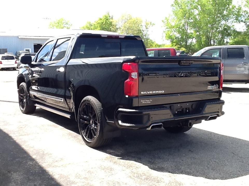 Chevrolet Silverado 1500 4WD Crew Cab 147" High Country 2023