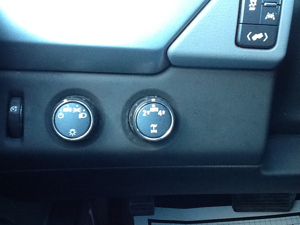 Chevrolet Suburban 4WD 4dr 1500 LT 2018