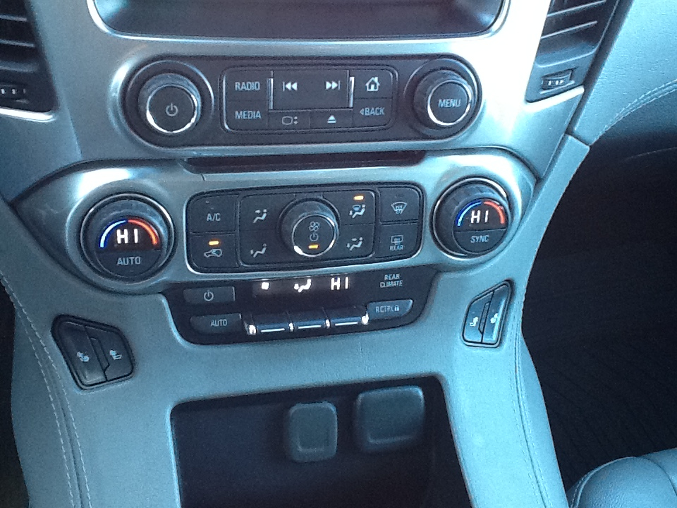 Chevrolet Suburban 4WD 4dr 1500 LT 2018