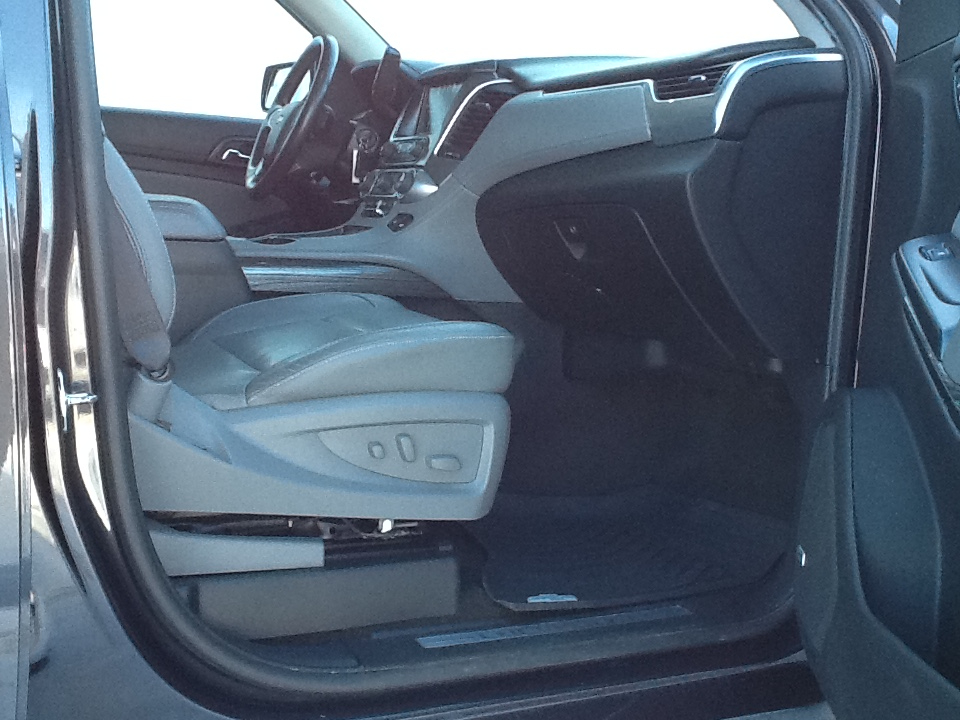 Chevrolet Suburban 4WD 4dr 1500 LT 2018