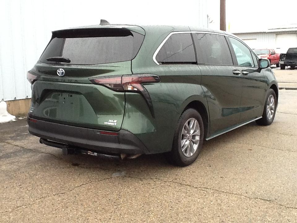 Toyota Sienna XLE AWD 7-Passenger (Natl) 2024
