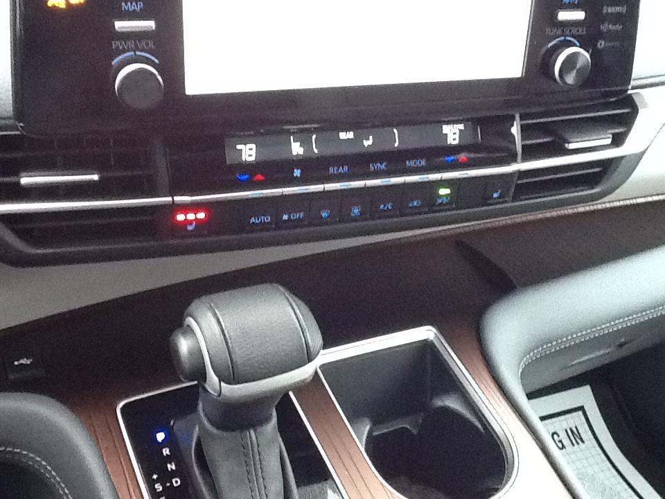 Toyota Sienna XLE AWD 7-Passenger (Natl) 2024