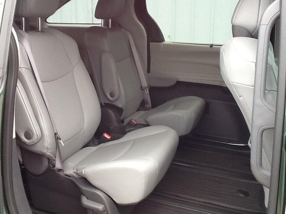 Toyota Sienna XLE AWD 7-Passenger (Natl) 2024