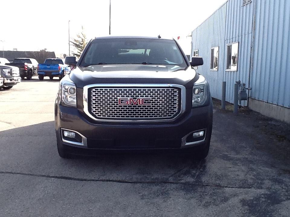 GMC Yukon XL 4WD 4dr Denali 2016
