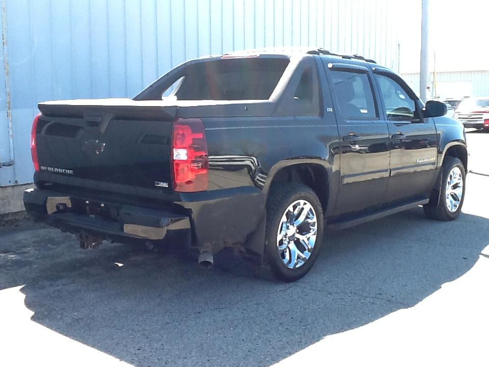 Chevrolet Avalanche 4WD Crew Cab 130" LTZ 2007
