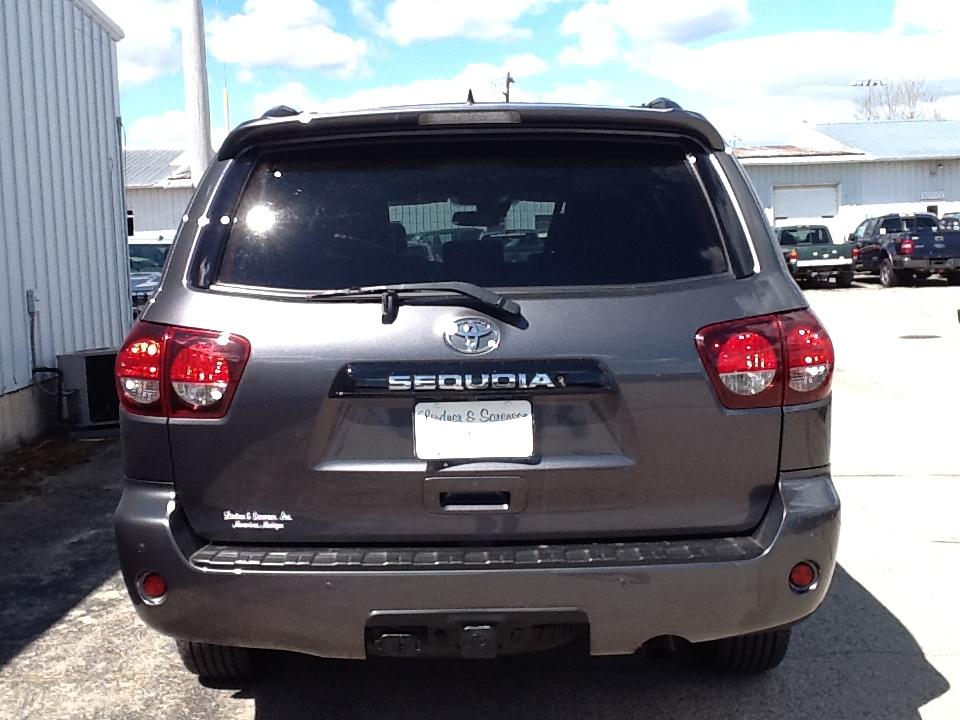 Toyota Sequoia TRD Sport 4WD (Natl) 2019