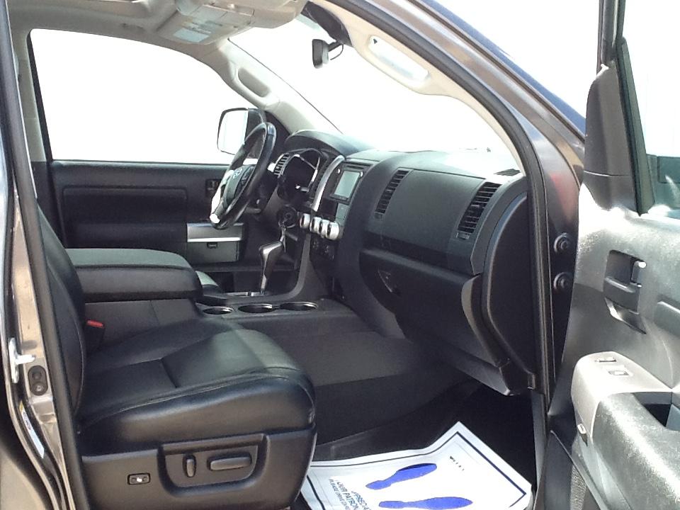 Toyota Sequoia TRD Sport 4WD (Natl) 2019