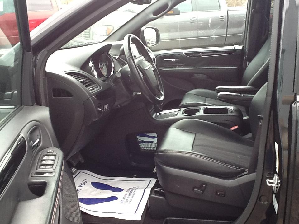 Chrysler Town & Country 4dr Wgn S 2016