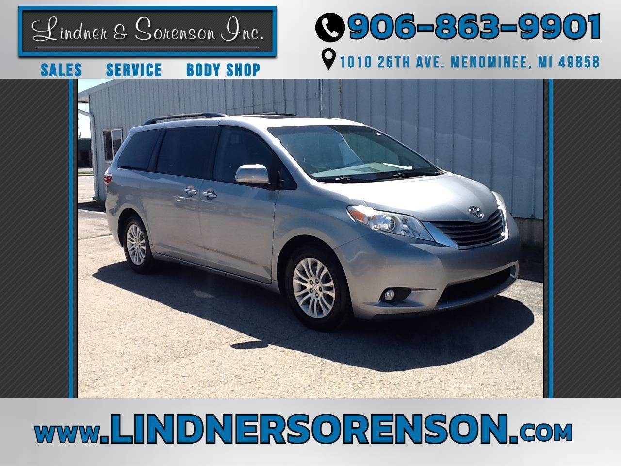 Toyota Sienna XLE Auto Access Seat FWD 7-Passenger (Natl) 2017