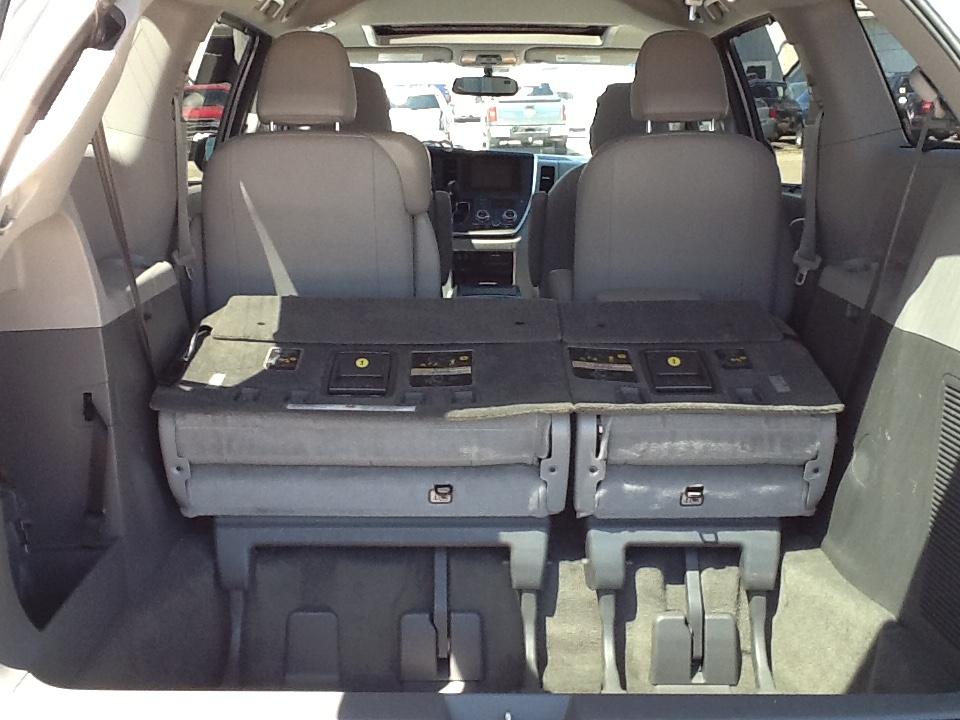 Toyota Sienna XLE Auto Access Seat FWD 7-Passenger (Natl) 2017