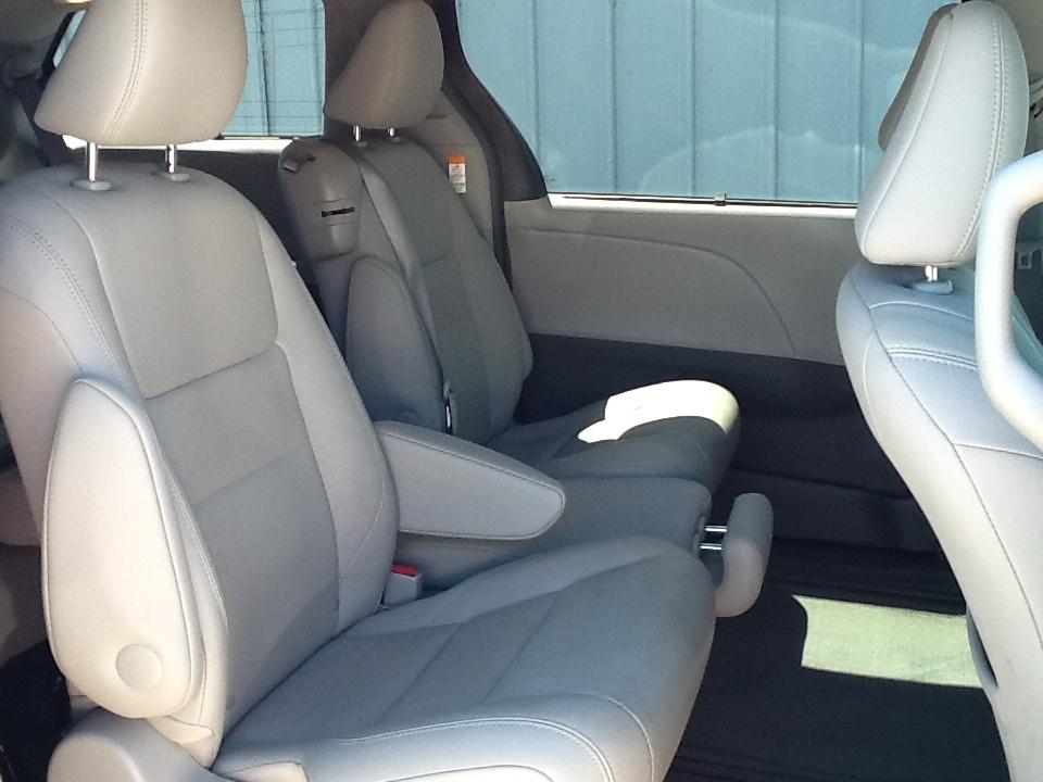 Toyota Sienna XLE Auto Access Seat FWD 7-Passenger (Natl) 2017