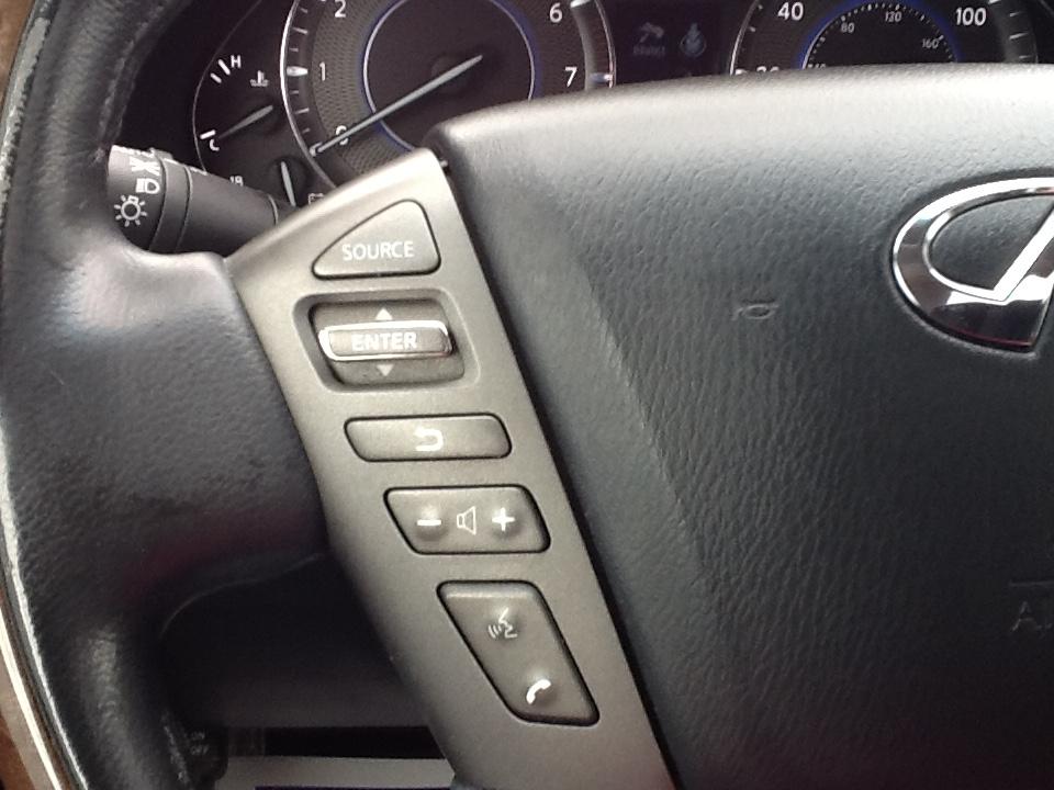 Infiniti QX56 4WD 4dr 7-passenger 2012