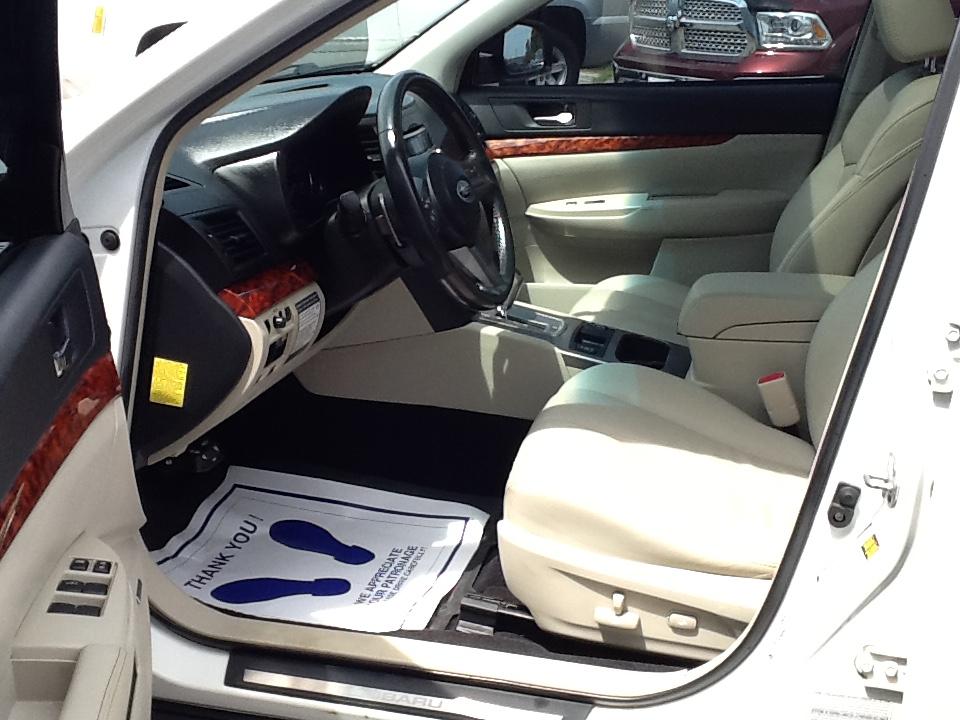 Subaru Outback 4dr Wgn H4 Auto 2.5i Limited Pwr Moon 2011