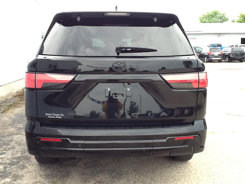 Toyota Sequoia Platinum 4WD (Natl) 2024