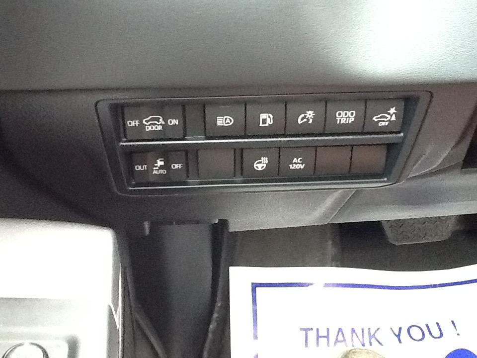 Toyota Sequoia Platinum 4WD (Natl) 2024