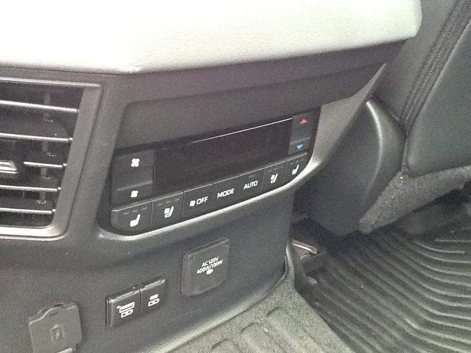 Toyota Sequoia Platinum 4WD (Natl) 2024