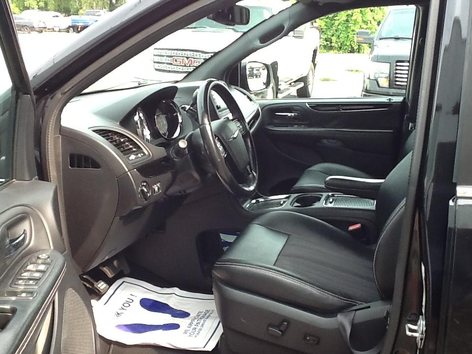 Chrysler Town & Country 4dr Wgn S 2016