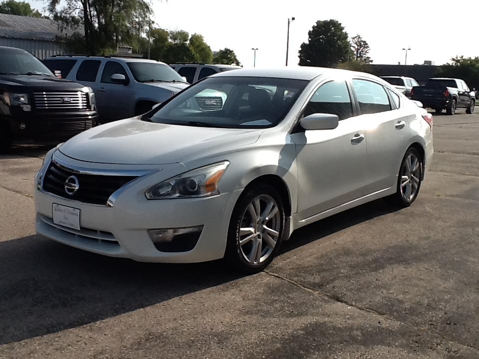 Nissan Altima 4dr Sdn V6 3.5 S 2013