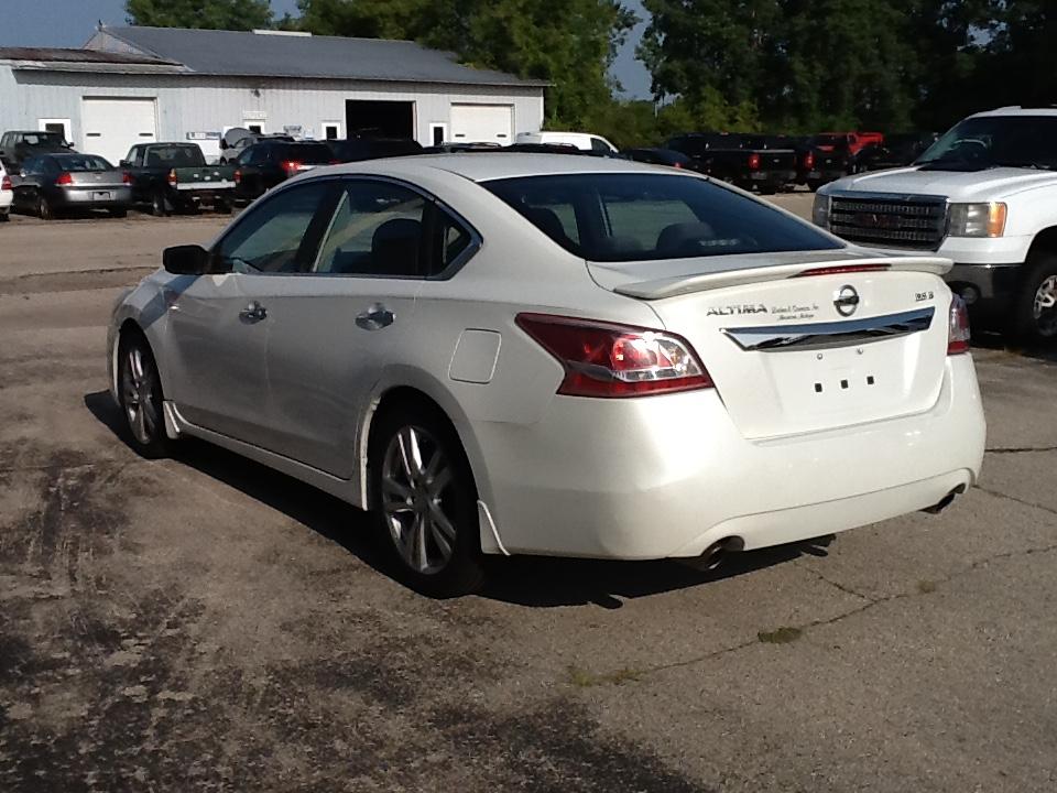 Nissan Altima 4dr Sdn V6 3.5 S 2013