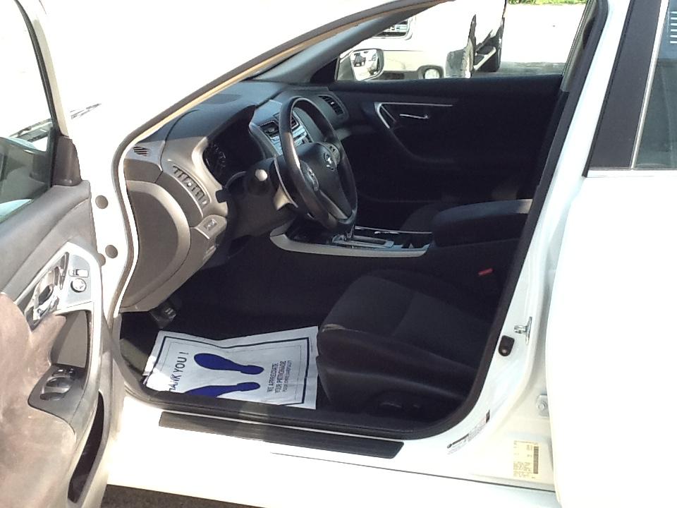Nissan Altima 4dr Sdn V6 3.5 S 2013
