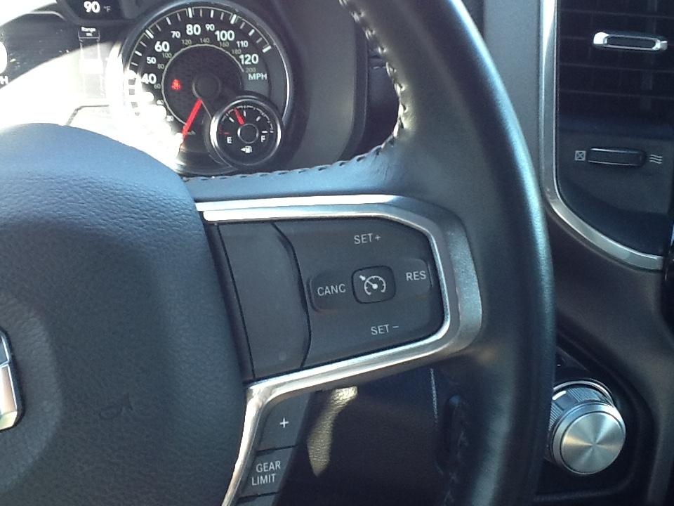 RAM 1500 Laramie 4x4 Crew Cab 6'4" Box 2023