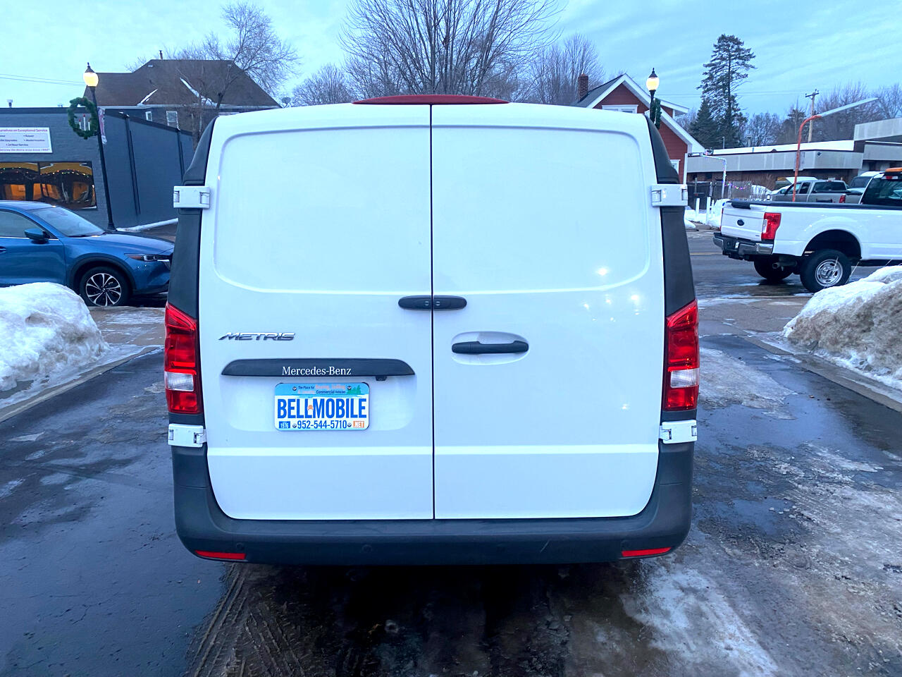 Mercedes-Benz Metris Cargo Van Standard Roof 126" Wheelbase 2021