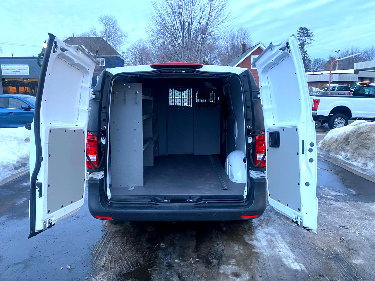 Mercedes-Benz Metris Cargo Van Standard Roof 126" Wheelbase 2021