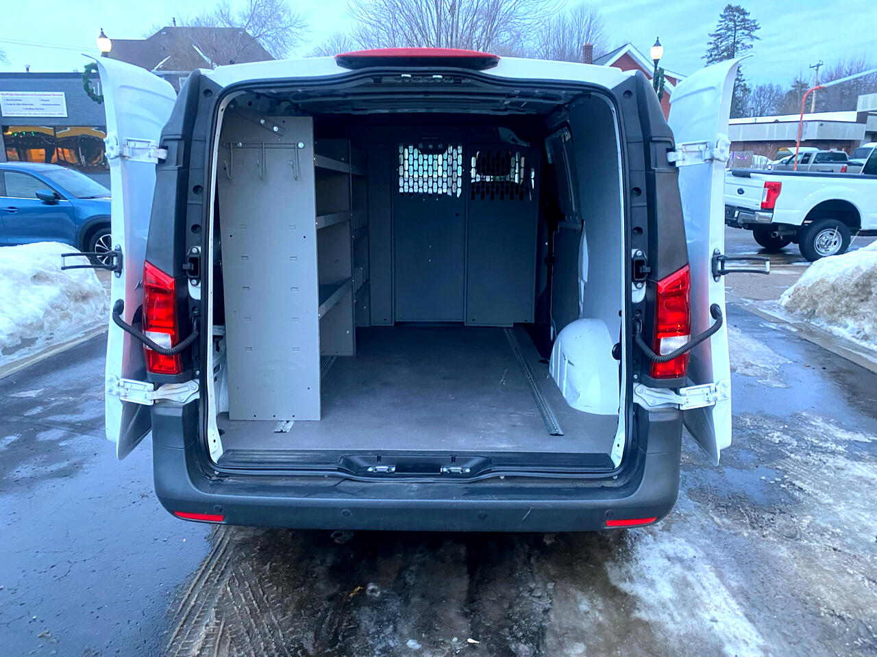 Mercedes-Benz Metris Cargo Van Standard Roof 126" Wheelbase 2021