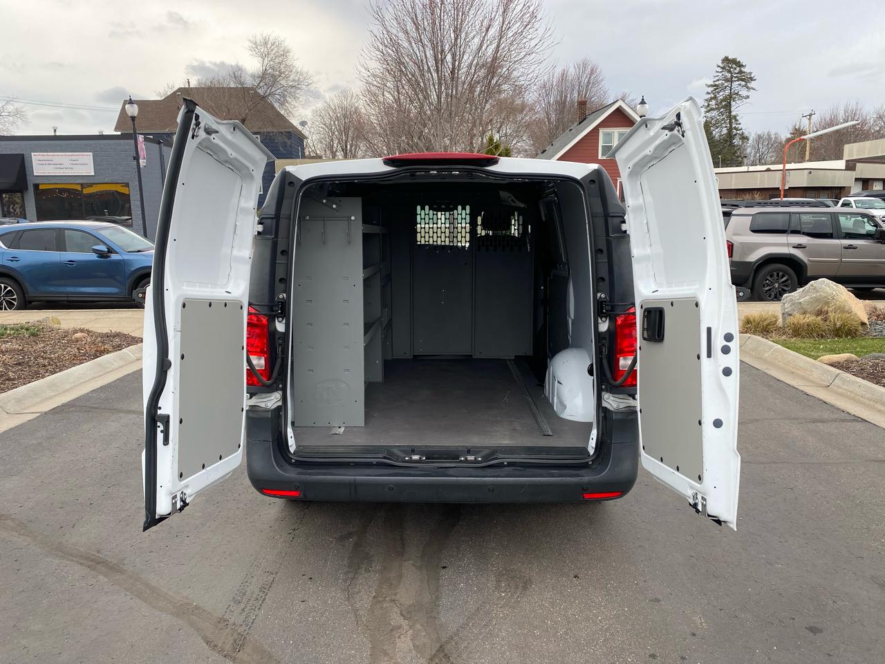 Mercedes-Benz Metris Cargo Van  2021