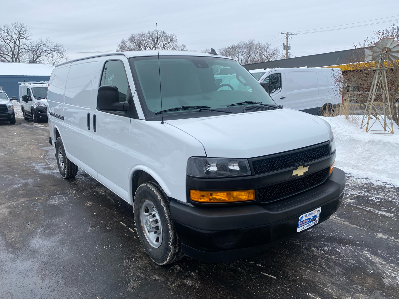 Chevrolet Express Cargo Van 2500 135" WB RWD 2022