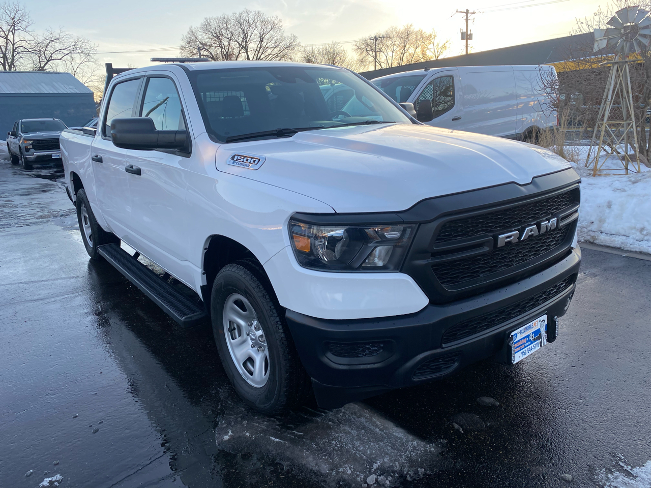 RAM 1500 Tradesman 4x4 Crew Cab 5'7" Box 2023